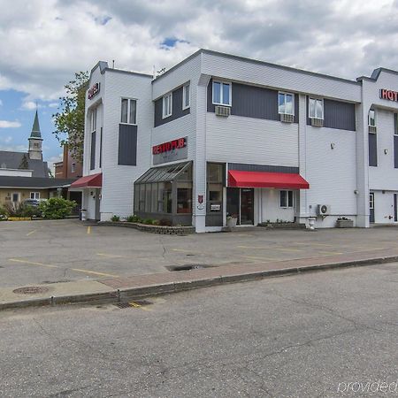 Econo Lodge La Malbaie Exteriör bild