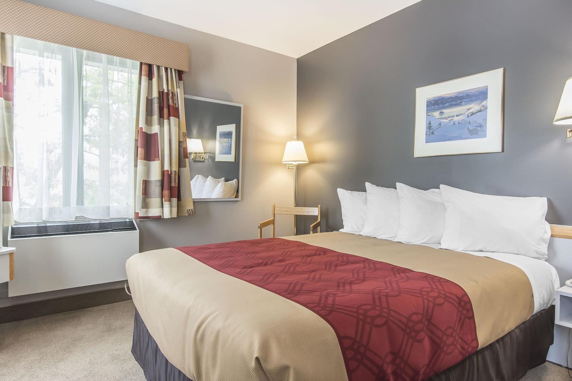 Econo Lodge La Malbaie Exteriör bild