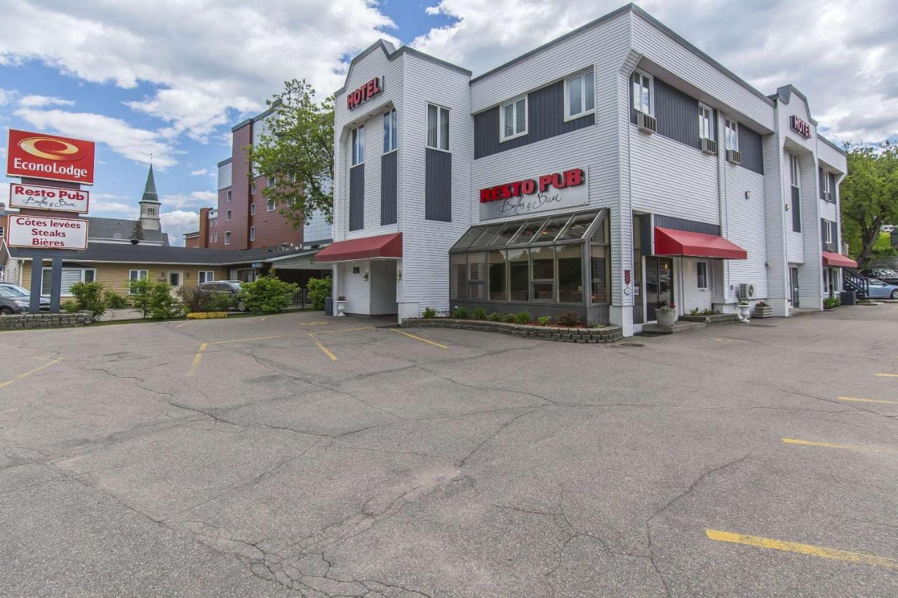 Econo Lodge La Malbaie Exteriör bild