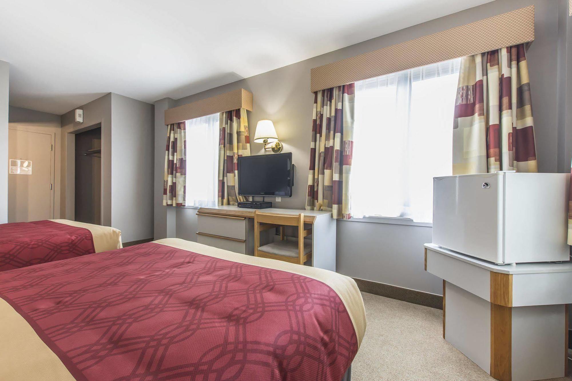 Econo Lodge La Malbaie Exteriör bild