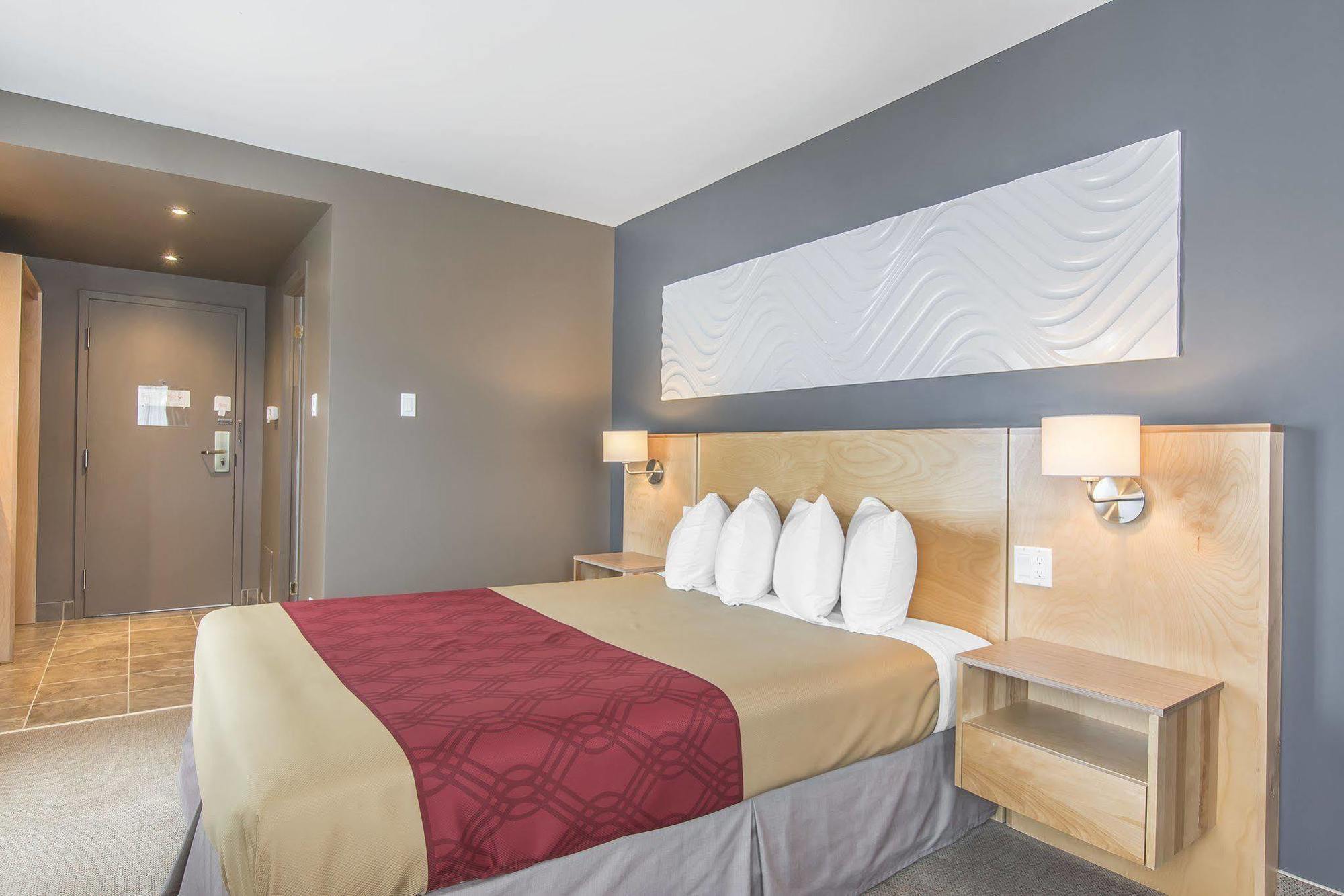 Econo Lodge La Malbaie Exteriör bild