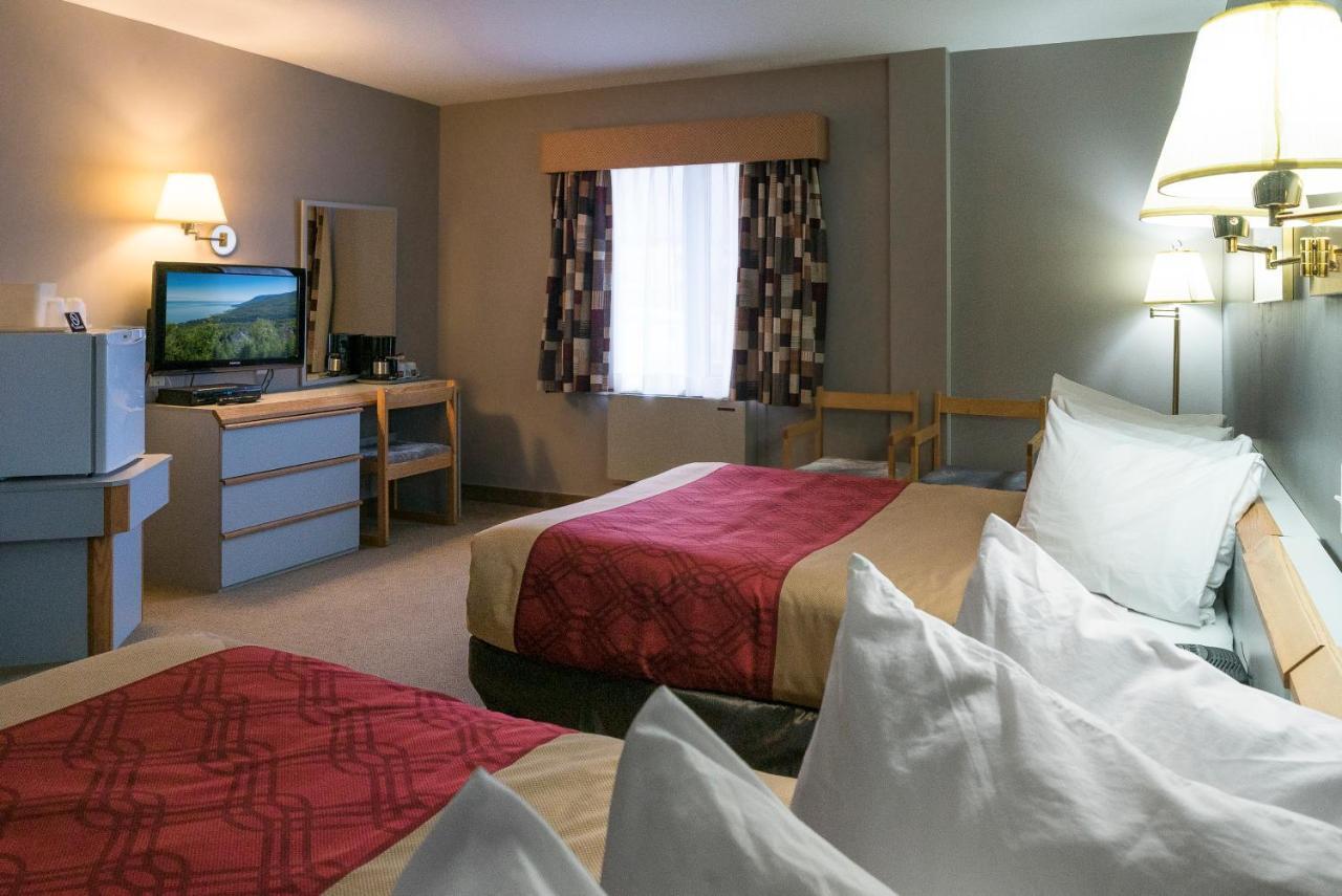 Econo Lodge La Malbaie Exteriör bild